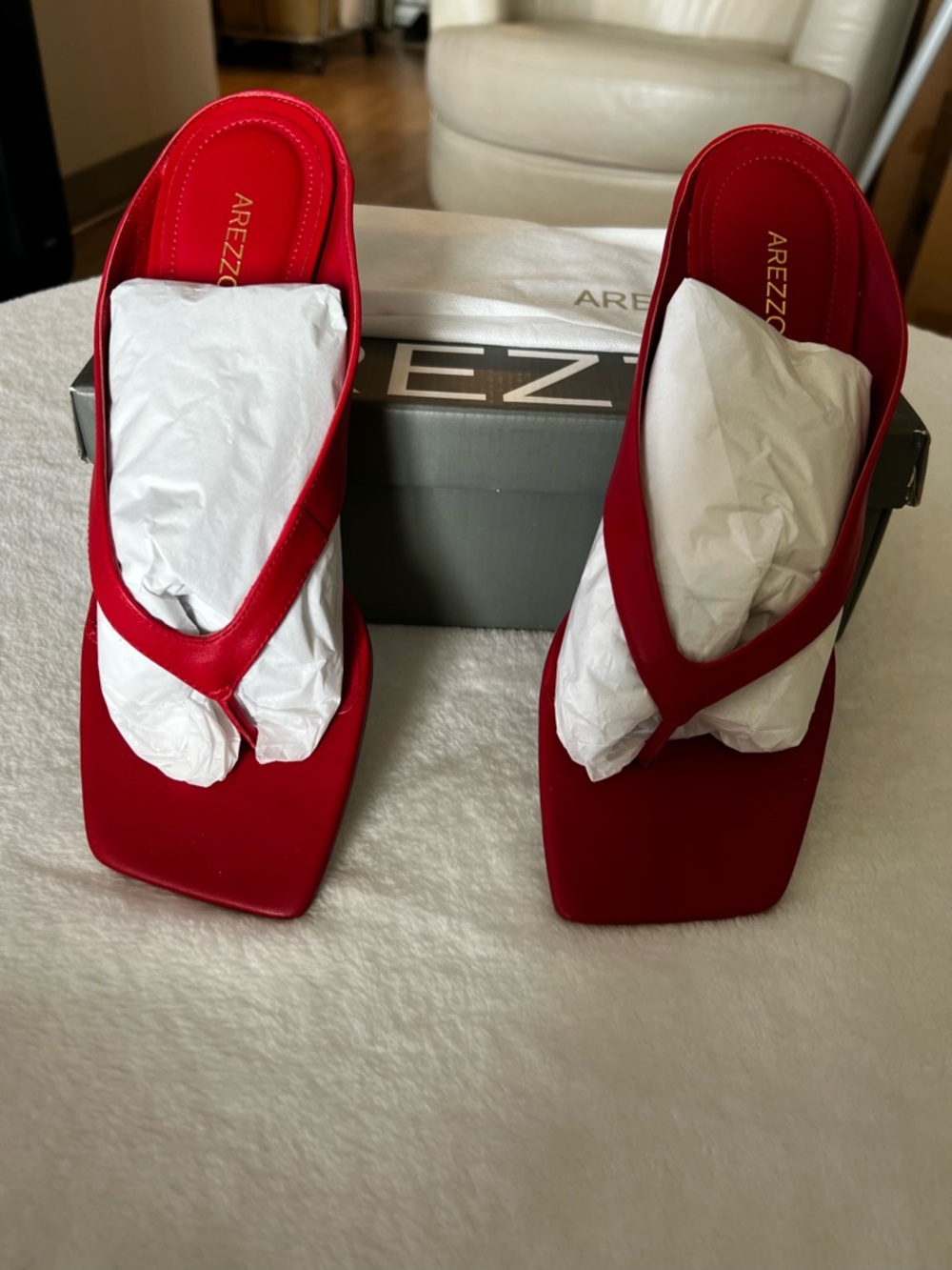 AREZZO RED LEATHER THONG SANDALS 9.5 M